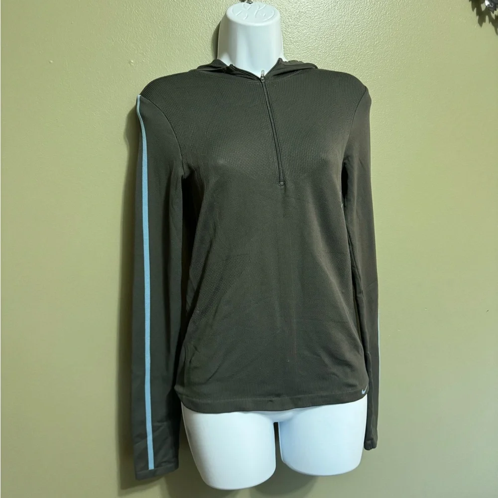 Nike Slim Fit/Dri-Fit Hoodie, Size S